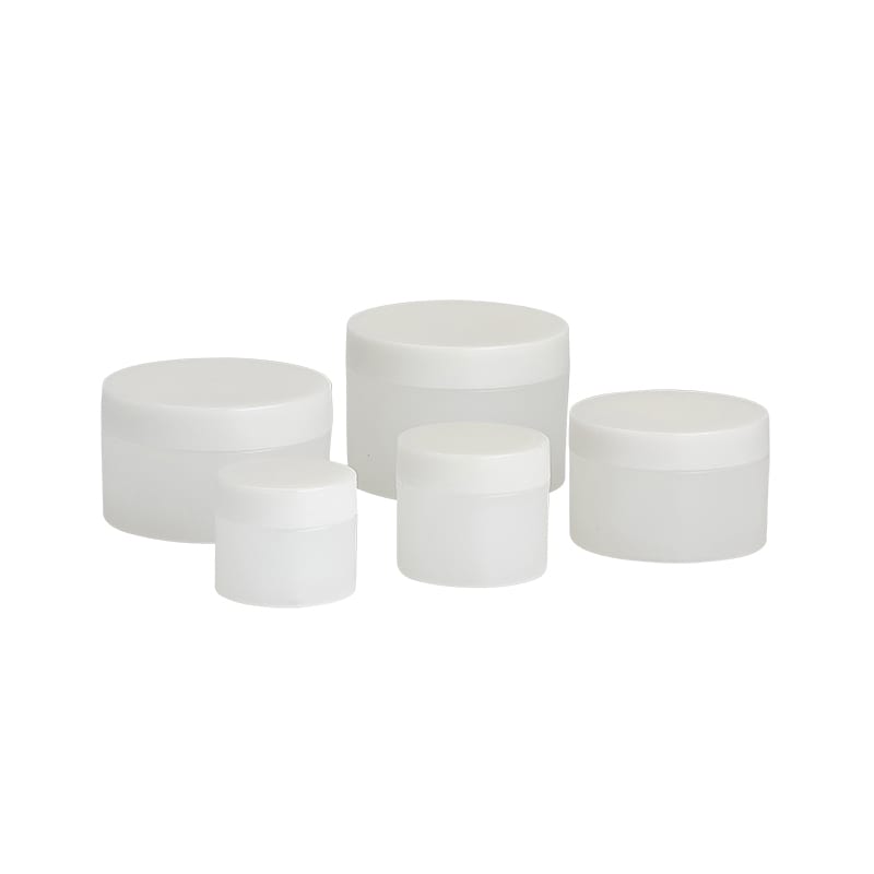 white plastic cosmetic jars with lids on shown in multiple sizes Model BLHBPPW