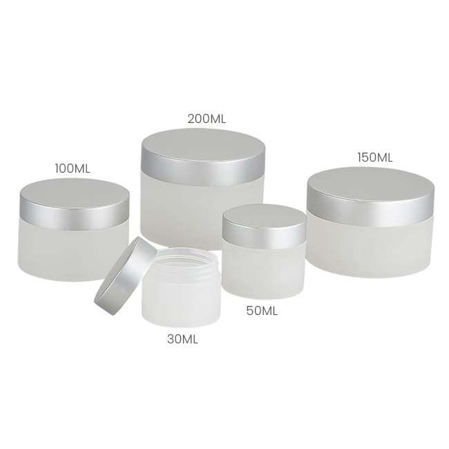 white cosmetic jars with silver lids in multiple sizes Model BLHBPPAL